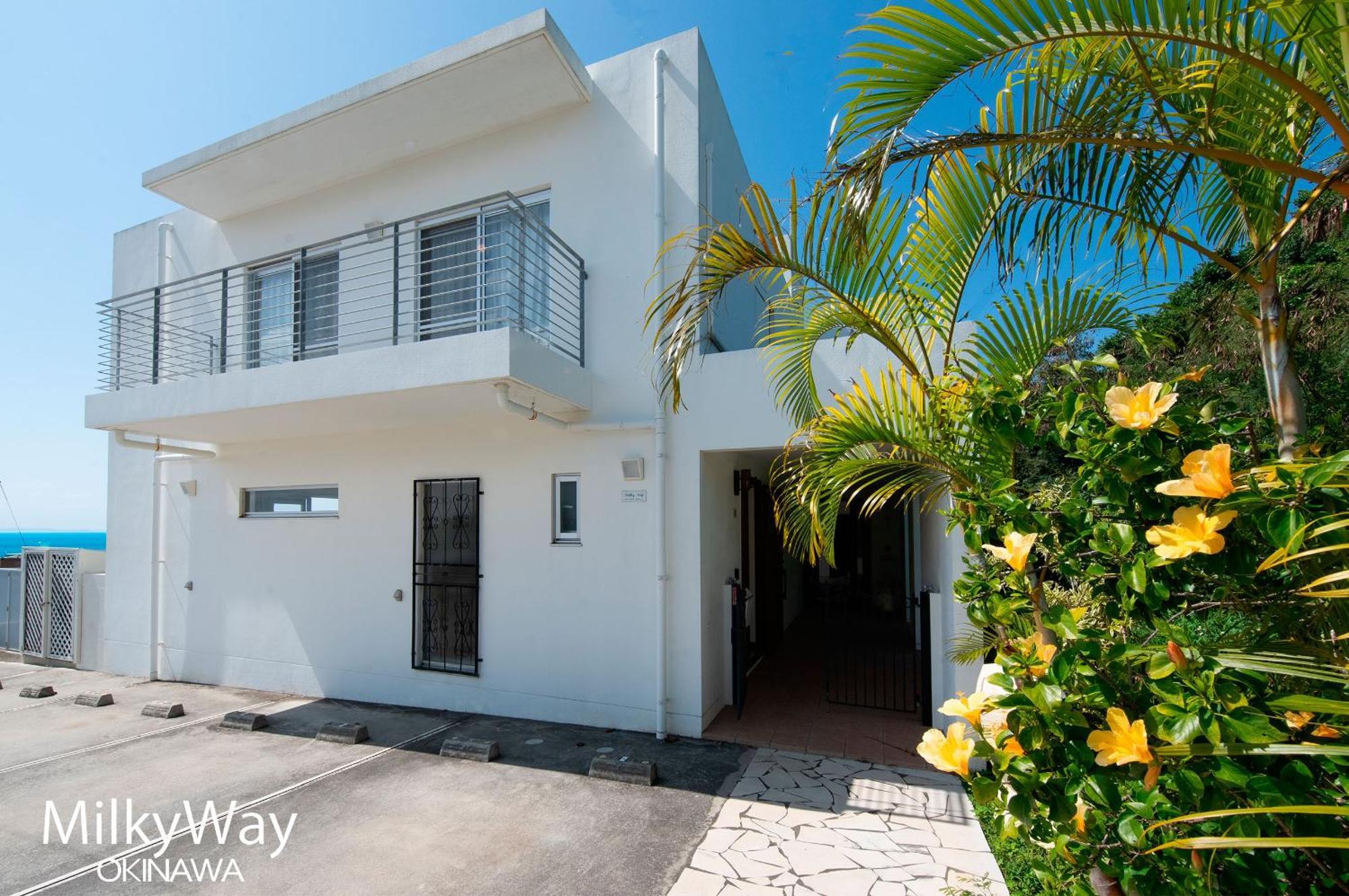 Okinawa Milky Way Villa Yomitan Exterior photo