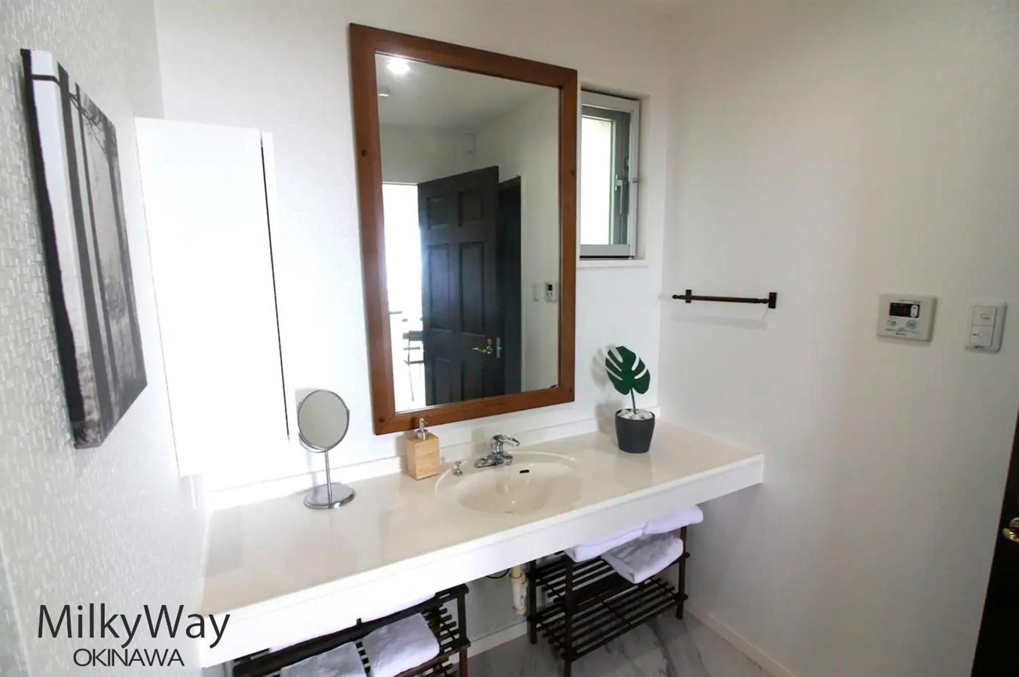 Okinawa Milky Way Villa Yomitan Exterior photo